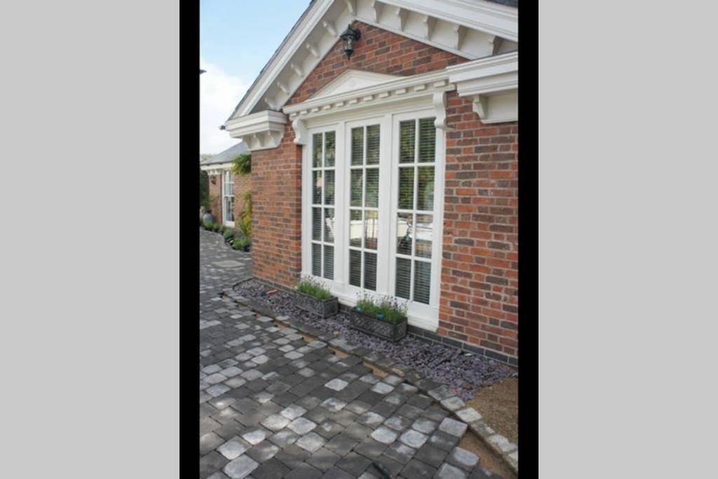The Lodge At The Cedars Stourbridge Εξωτερικό φωτογραφία